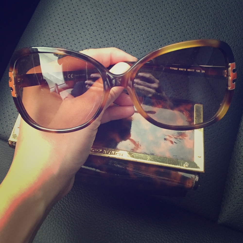 Used Authentic Tory Burch sunglasses